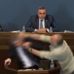 Escándalo en el parlamento de Georgia: Legisladores a las trompadas por un proyecto