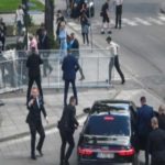 El Primer Ministro De Eslovaquia, herido de bala en un tiroteo tras una reunión gubernamental