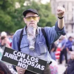 Confirman que con la fórmula de Javier Milei las jubilaciones perdieron un 32%