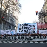 El Garrahan ganó la calle: médicos y residentes marcharon desde el Congreso hasta Plaza de Mayo por salarios dignos