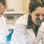 Los científicos argentinos tienen hoy los salarios reales más bajos de la década