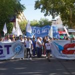 Gremios y movimientos sociales marcharon en San Juan contra la reforma laboral impulsada por el Gobierno