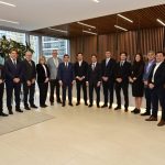 El gobernador se reunió en Vancouver con autoridades de Fluor y conoció el modelo 3D del proyecto minero Vicuña