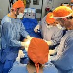 Jornada de cirugía mamaria en el Hospital Rawson fortaleció la capacitación médica con tecnología en tiempo real