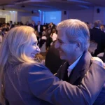 Los Milei salieron a levantar a Toto Caputo, en medio de la tensión por el plan económico