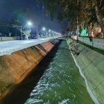 Policía rescató a un hombre del interior del canal Benavidez