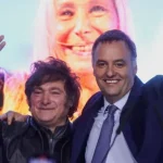 A un mes del caso Adorni, Javier Milei sigue en caída libre en las encuestas: solo un 30% lo reelegiría