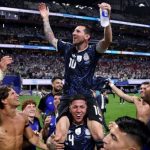 La Selección argentina consiguió otro triunfo memorable: jugó a puro carácter, le ganó 2-1 a Inglaterra 
