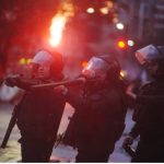 Brutal represión contra los que marchan para que no se venda la patria