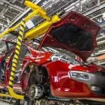 En medio de la crisis, Peugeot y Fiat podrían cerrar sus plantas en Argentina