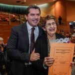 Orrego entregó 442 escrituras y más familias sanjuaninas accedieron a la titularidad de sus viviendas
